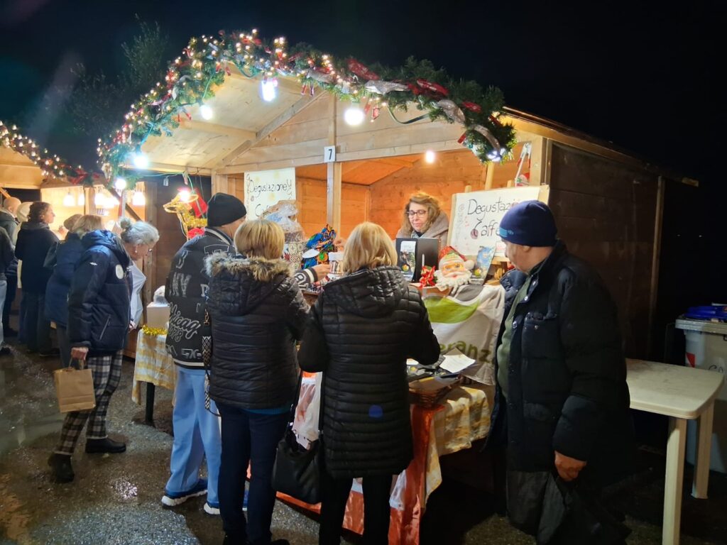 Funima: Luci sul Trasimeno, Villaggio dei mercatini di Natale Funima: Luci sul Trasimeno, Villaggio dei mercatini di Natale