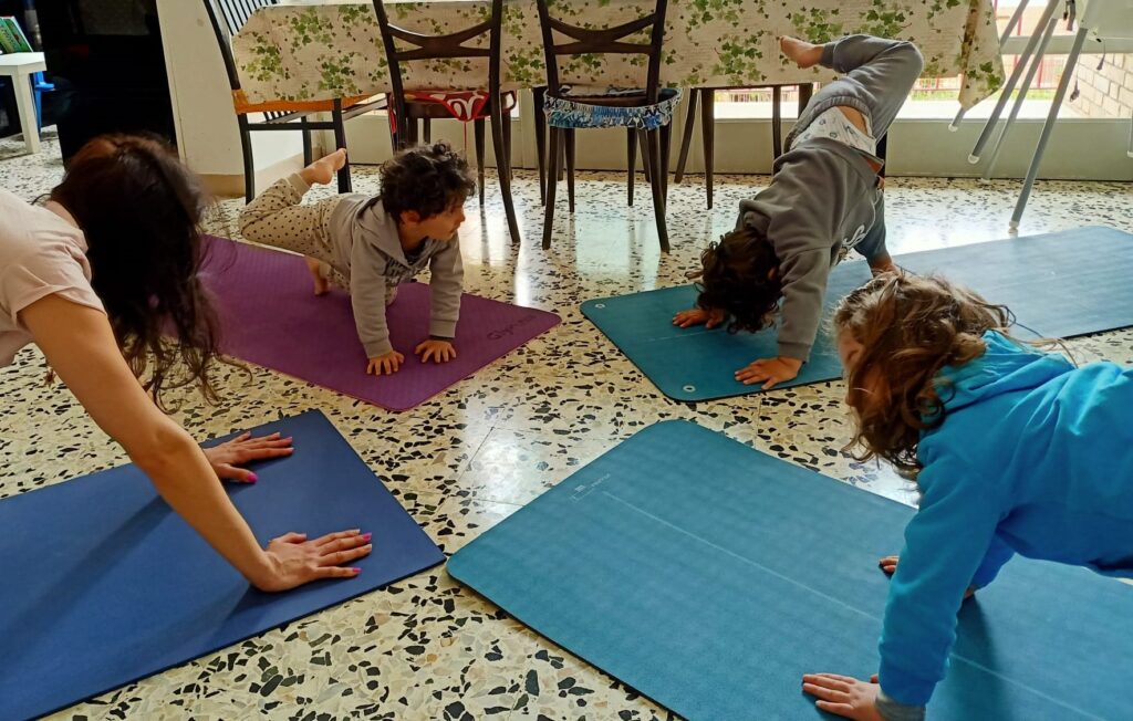 Progetto Cuori – Baby Yoga! Progetto Cuori – Baby Yoga!