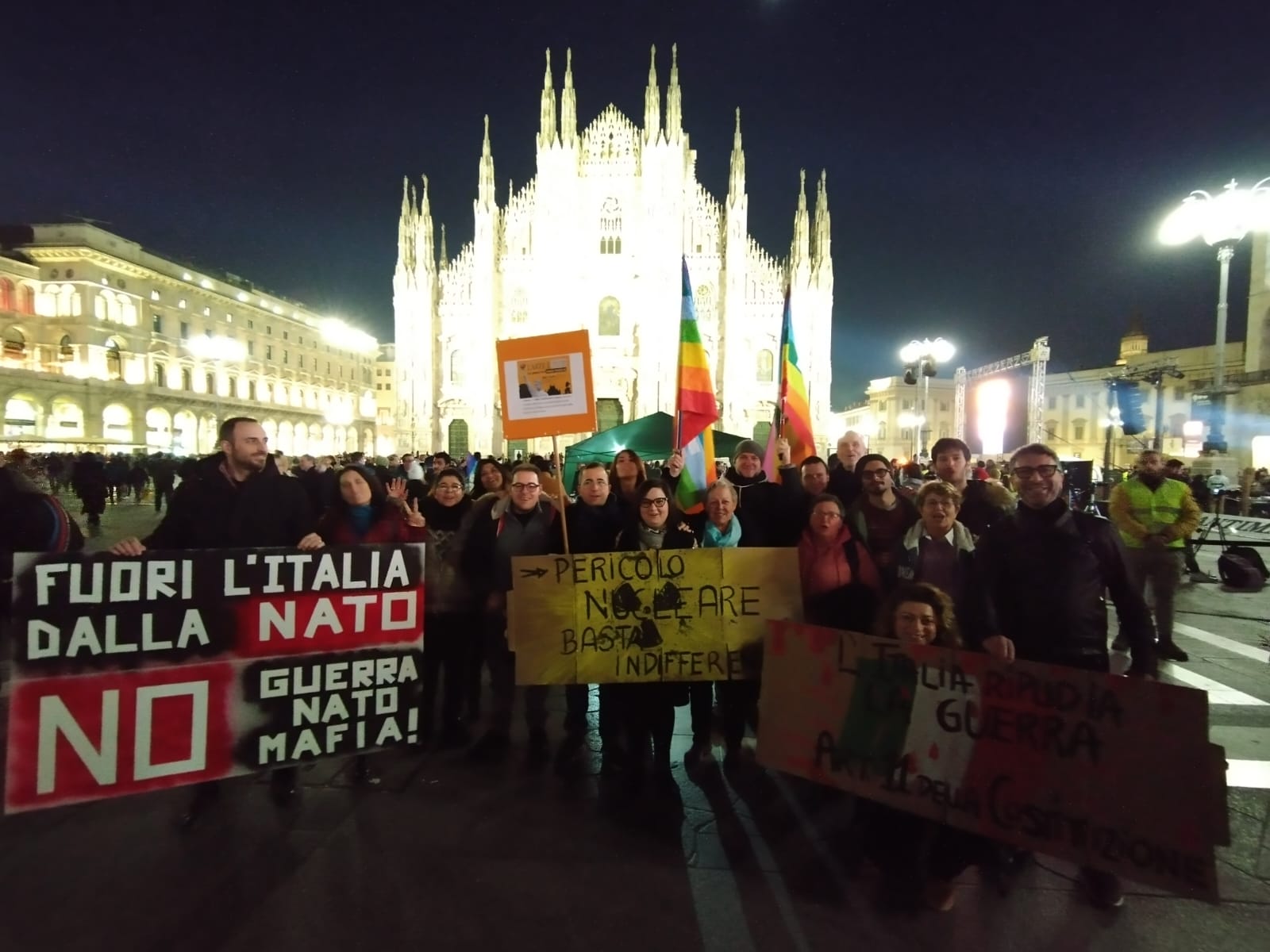 L’arte è pace. La guerra è cosa vostra! Manifestazione a Milano