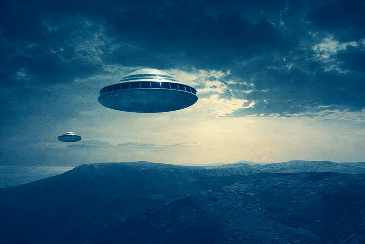 Adoniesis, la visita Extraterrestre, il Cosmo e Dio Adoniesis, la visita Extraterrestre, il Cosmo e Dio
