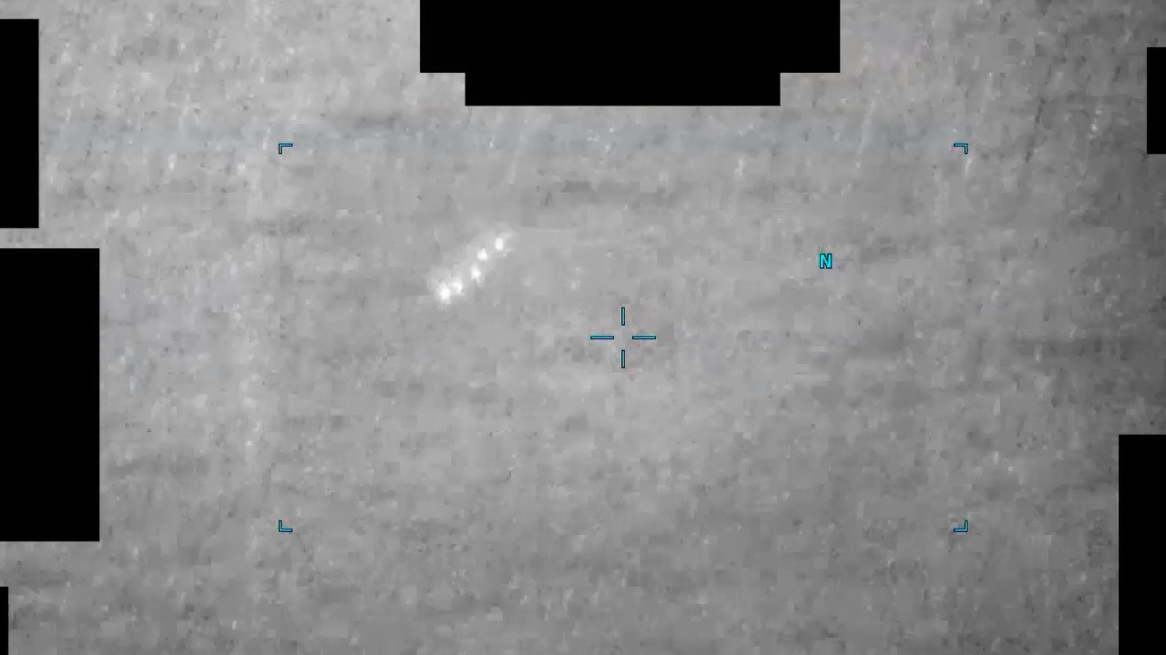 UFO Release 02: 5 oggetti in formazione strettissima scompaiono
