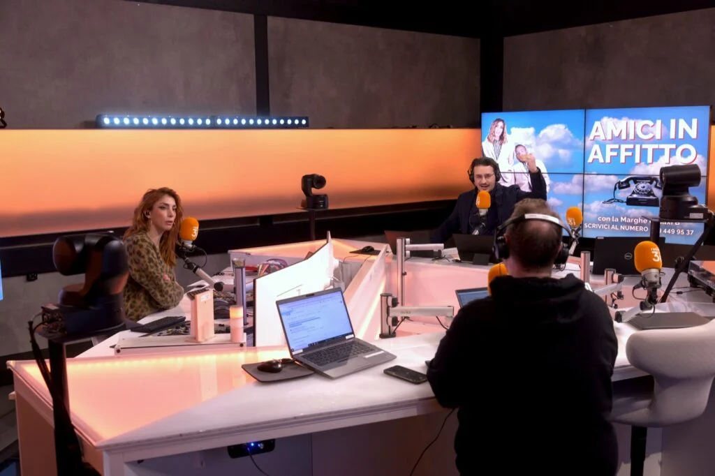 Marco Marsili durante un intervento radiotelevisivo di divulgazione (03)