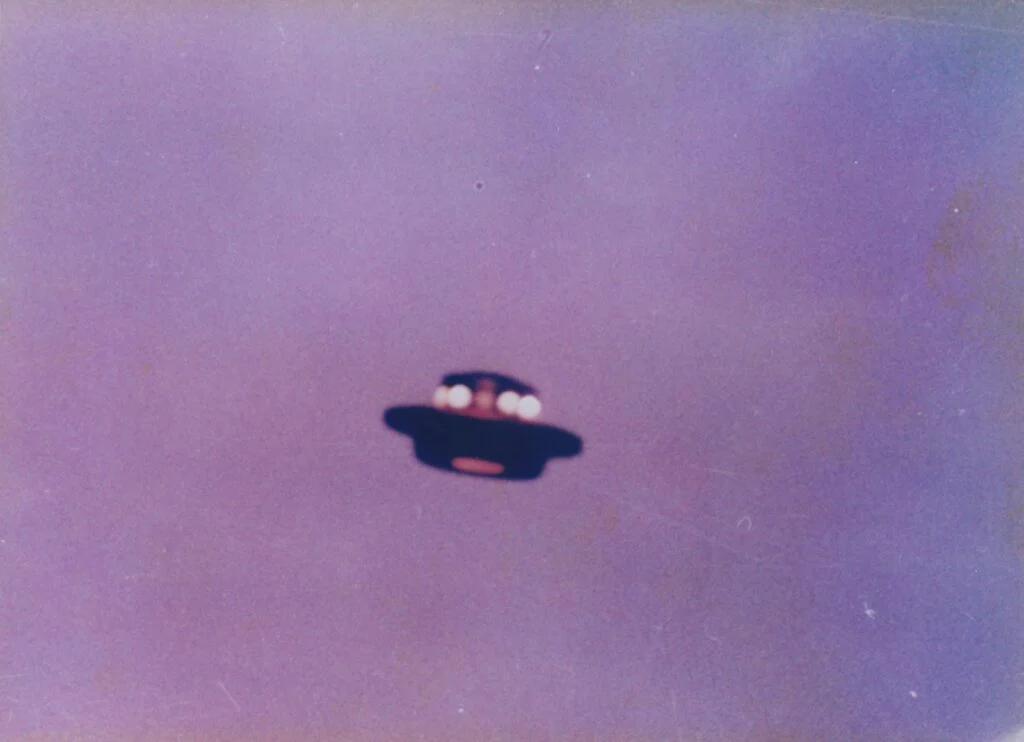 Fotografia storica di un UFO - archivio Dal Cielo alla Terra (07)