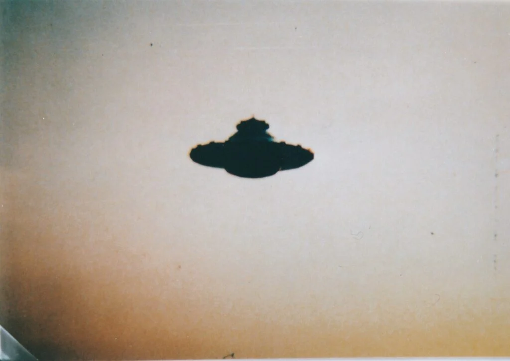Fotografia storica di un UFO - archivio Dal Cielo alla Terra (09)